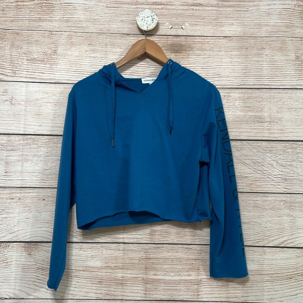 Woman’s Kendall & Kylie S Blue Cropped Hooded Sweatshirt